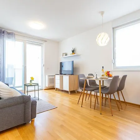Апартаменти Vk-zadar W Balcony
