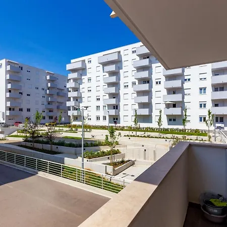 Апартаменти Vk-zadar W Balcony Задар